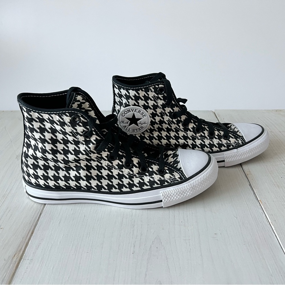 Custom Black and Cream Houndstooth Converse Chuck Taylor’s- NEW - Never Worn